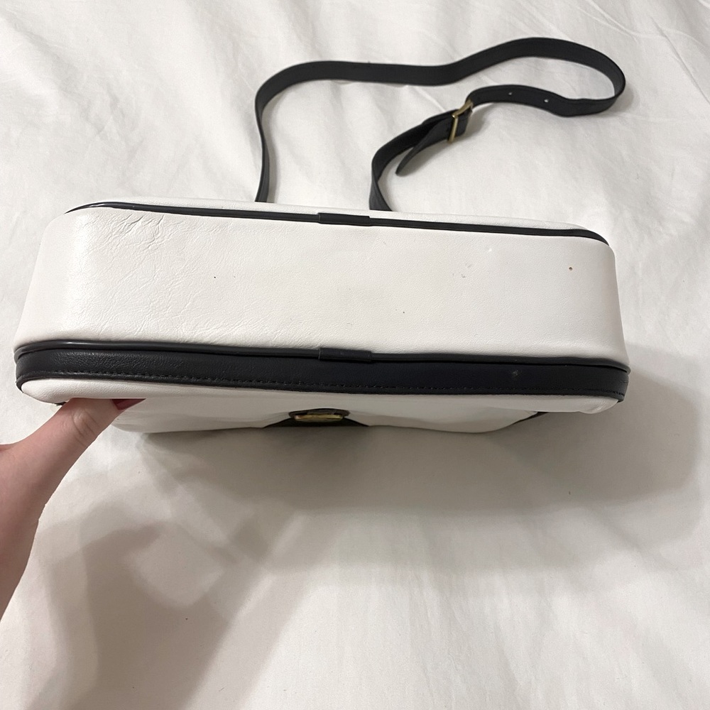 Etienne Aigner Leather Handbag - white with navy trim - Crossbody Bag - Picture 14 of 16